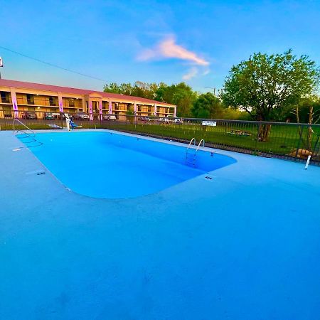 Days Inn By Wyndham Athens Buitenkant foto